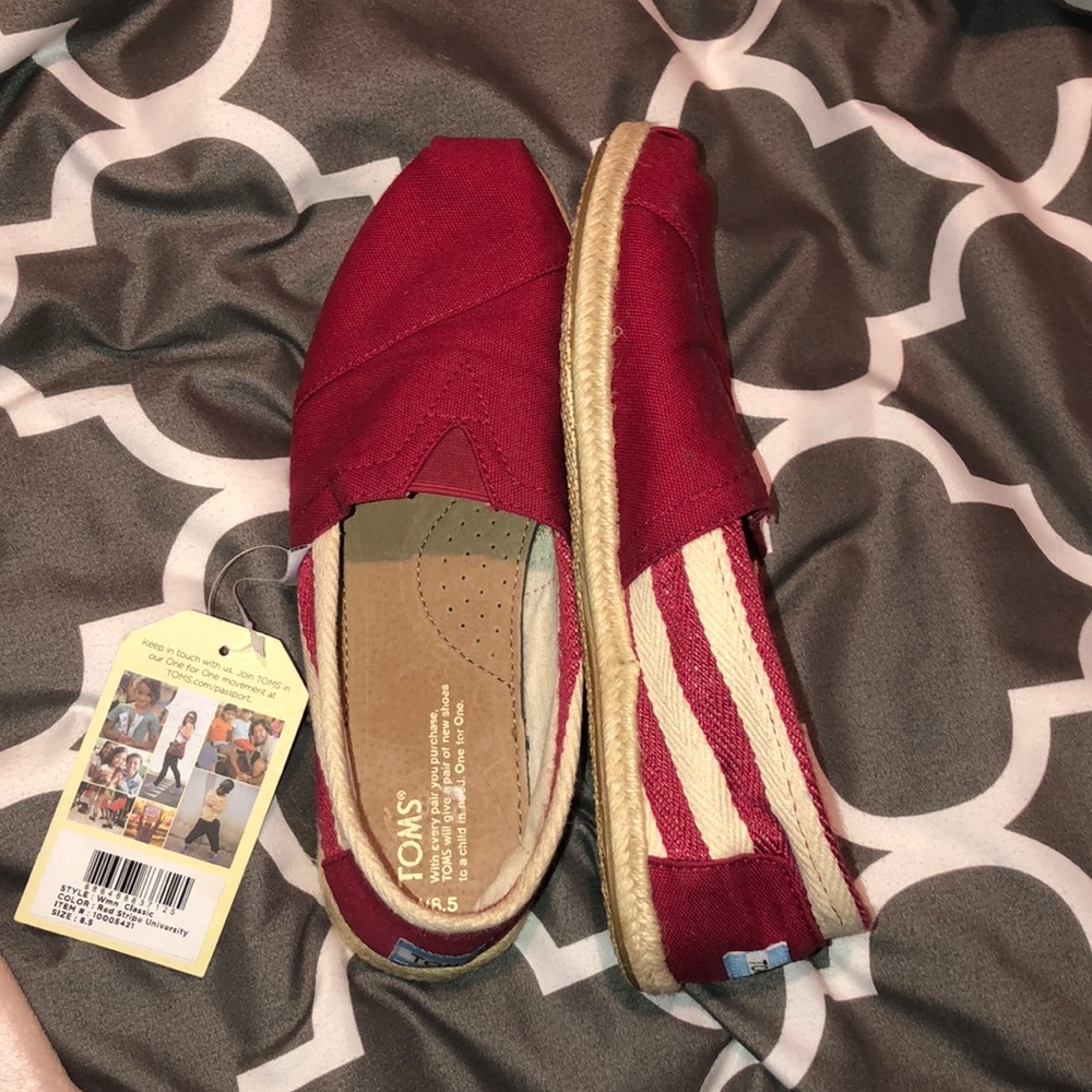 NWT red Tom’s espadrilles